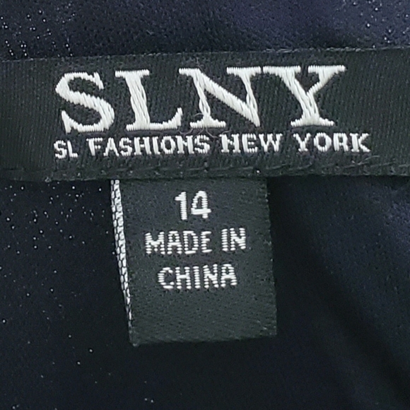 Navy and white gown - Picture 8 of 13